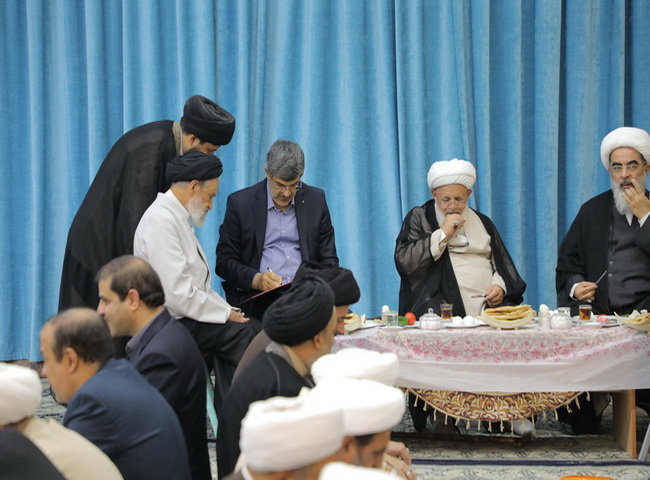 حضور معظم له در دفتر ناصری نماینده ولی فقیه در استان، مسئولین حوزه علمیه نهادهای فرهنگی