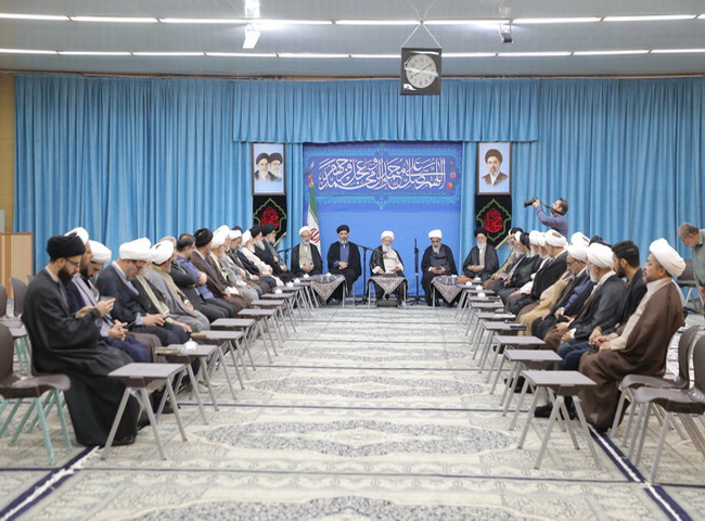 حضور معظم له در دفتر ناصری نماینده ولی فقیه در استان، مسئولین حوزه علمیه نهادهای فرهنگی
