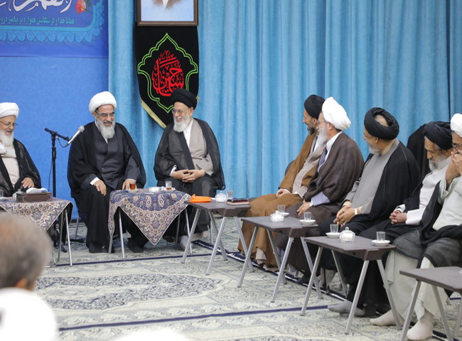 حضور معظم له در دفتر ناصری نماینده ولی فقیه در استان، مسئولین حوزه علمیه نهادهای فرهنگی