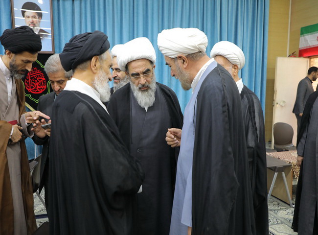 حضور معظم له در دفتر ناصری نماینده ولی فقیه در استان، مسئولین حوزه علمیه نهادهای فرهنگی