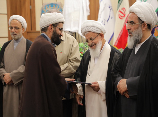 هجدهمین همایش تجلیل از ممتازین یزدی حوزه‌های علمیه یزد