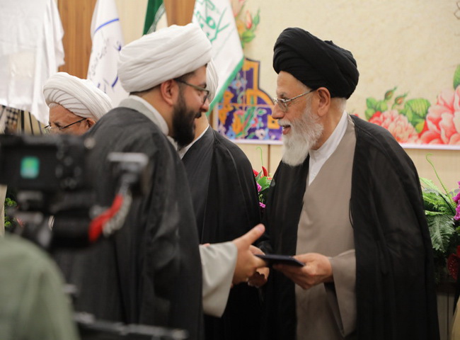 هجدهمین همایش تجلیل از ممتازین یزدی حوزه‌های علمیه یزد