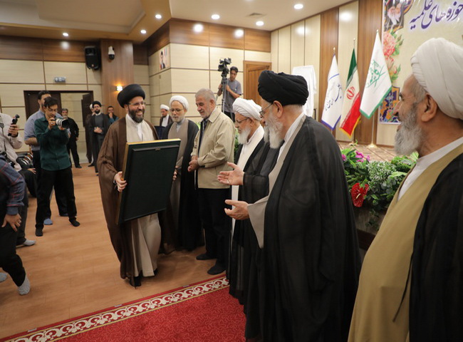 تجلیل از آیت الله فاضل لنکرانی در هجدهمین همایش تجلیل از ممتازین حوزه علمیه یزد