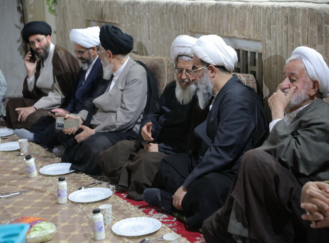 حضور آیت‌الله فاضل لنکرانی در دفتر مرحوم آیت‌الله علومی