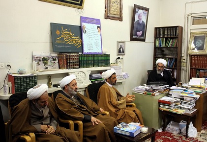 خدمت به خانواده شهدا و تکریم آنان یک فرصت طلایی است خدمت به خانواده شهدا و تکریم آنان یک فرصت طلایی است