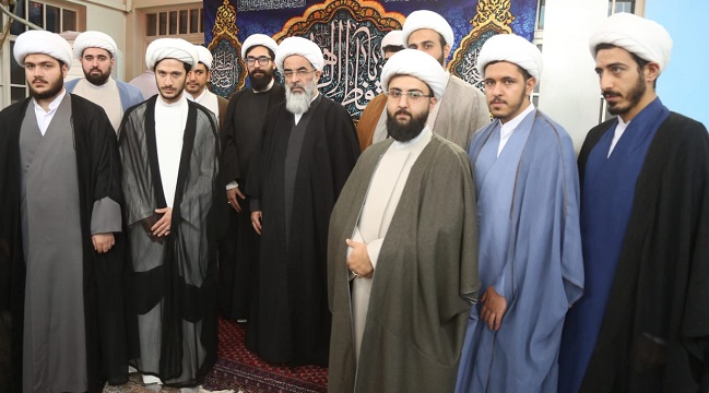 عمامه گذاری در حسینیه دفتر آیت الله فاضل لنکرانی