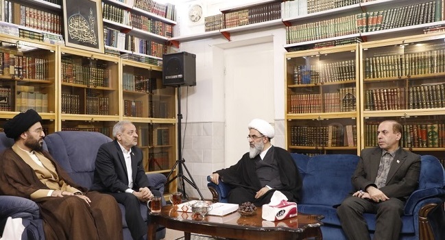 جوانان ما باید در مقابل فرهنگ منحط غرب، فرهنگ قو...