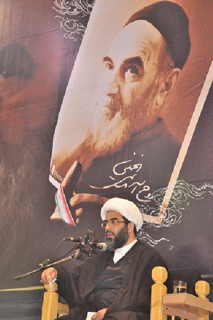 شہر رشت میں امام خمینی(رہ ) کی چوبیسوں برسی کی مناسبت سے حضرت آیت اللہ فاضل لنکرانی (دامت برکاتہ ) کے تقریر کا خلاصہ
