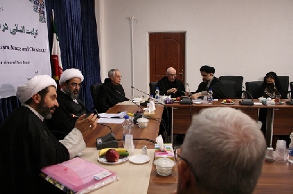 بیانات حضرت آیت الله فاضل لنکرانی(دامت برکاته) در ديدار با جمعي از سران مذهبي کاتوليک