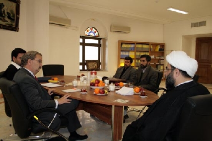 ديدار پروفسور ماركو ساسولي با حضرت آيت الله فاضل لنكراني(دامت بركاته)