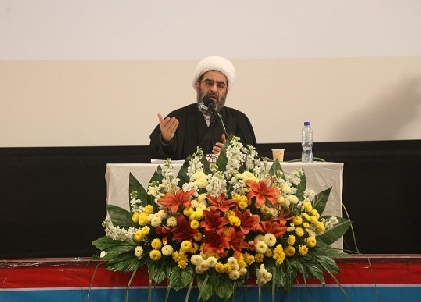 یکی از مسئولیتهای دفترداران تبیین اين عناوین(عقود و معاملات) برای مردم است