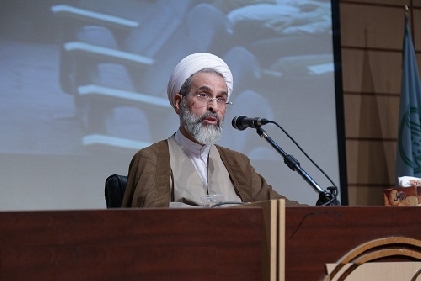 ما در حوزهای هستیم که هر چند به همهی رشتههای تخصصی باید بپردازیم ولی فقه ما جایگاه بزرگی داشته و این جایگاه را همچنان باید حفظ کنیم