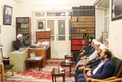 اگر خدماترسانی مرکز خدمات هدفمند شود، طلاب می توانند در جامعه اثرگذاری بيشتری داشته باشند