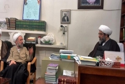 وجود روحانی عالم، آگاه و باتقوا، از یک طبیب برای جامعه ضروریتر است