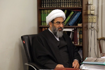 در مسئله ارتباط با كفار، بايد بين احكام اوليه و عناوين ثانويه تفكيك كنيم