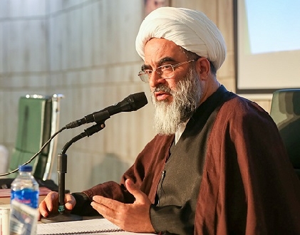 هدف العدو ازاحة القدسية عن دين الله وكتابه